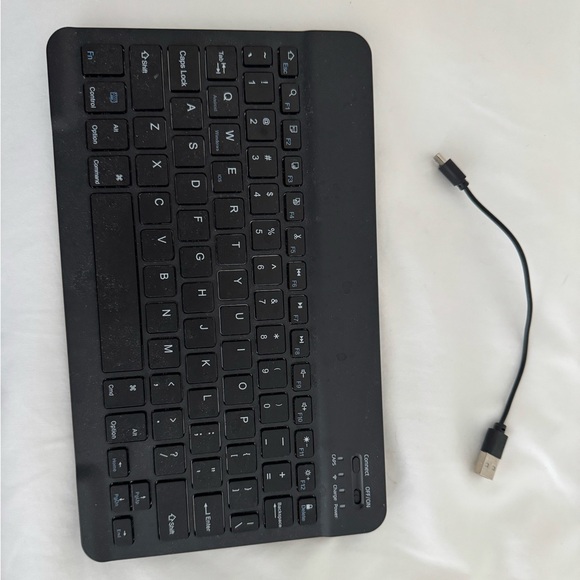 Amazon fire max 11 tablet case with Bluetooth keyboard - Picture 4 of 5